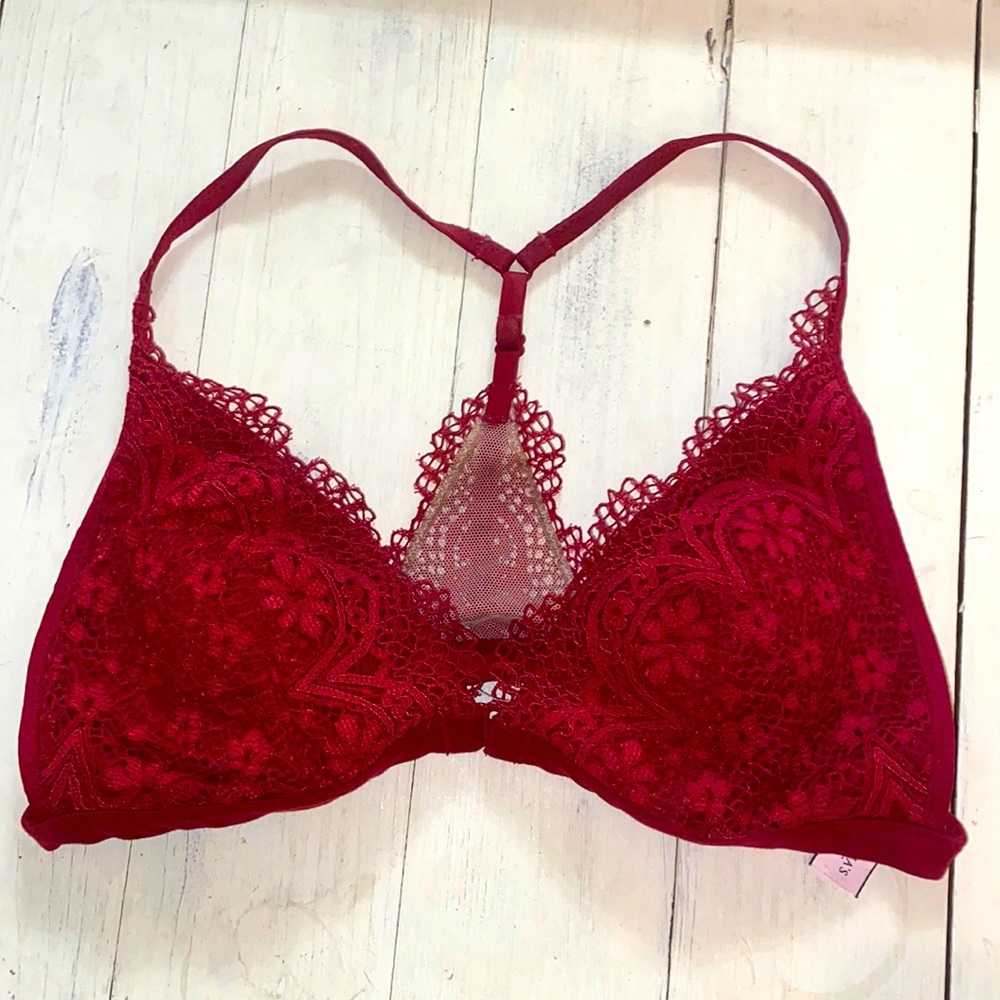 Victoria’s Secret Lace Bralette | Size M/M | Red